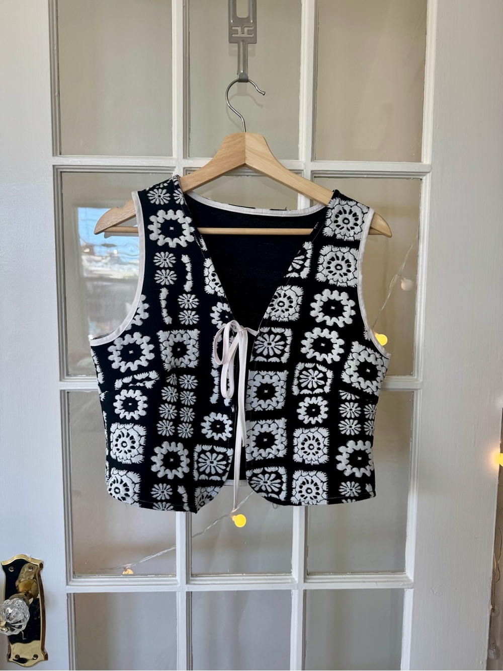 Black & White Abstract Floral Square Quilted Patchwork Patterned Vest Tie Front